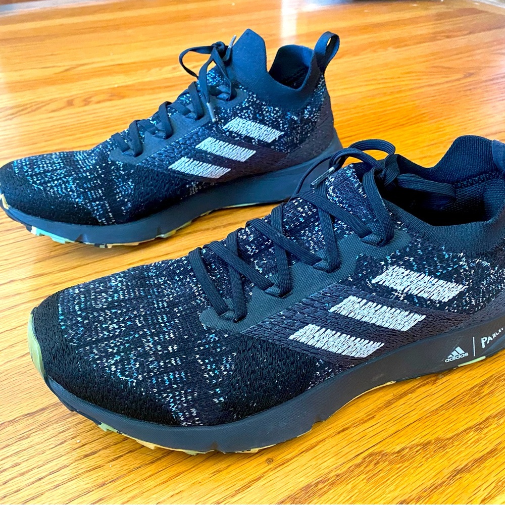 Adidas Terrex Trail Running Shoes 10.5 LIKE NEW